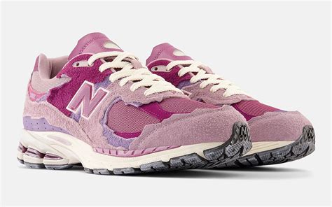 new balance 2002r pink sneakers